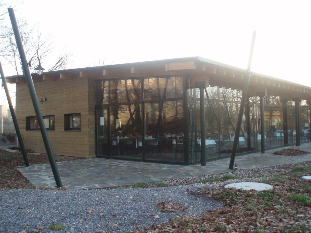 Camping Vila De 萨里亚 外观 照片